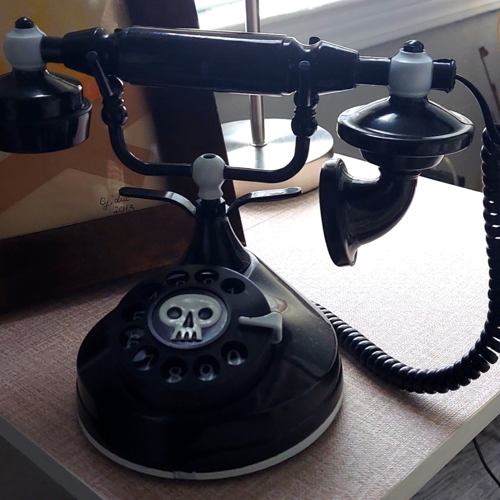 HALLOWEEN TALKING PHONE